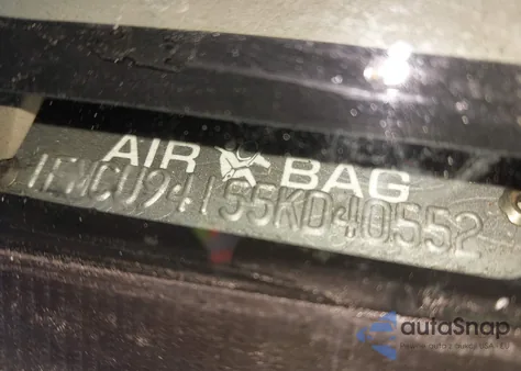 2005 Ford Escape Limited z USA, uszkodzony, nr VIN 1FMCU94155KD40552